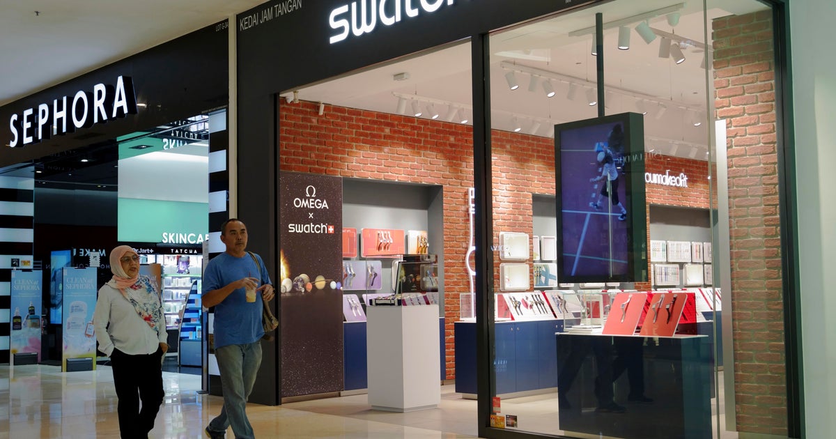 Малайзия предупреждава, че собствениците на LGBTQ часовници Swatch могат да получат затвор